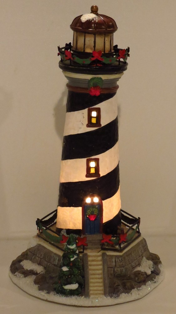 Lighthouse Lamp St. Nicholas Square Illuminated Blinking 2005 Village Collection
