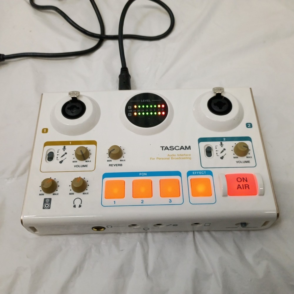 Tascam US-42 Ministudio Creator USB Podcasting Interface
