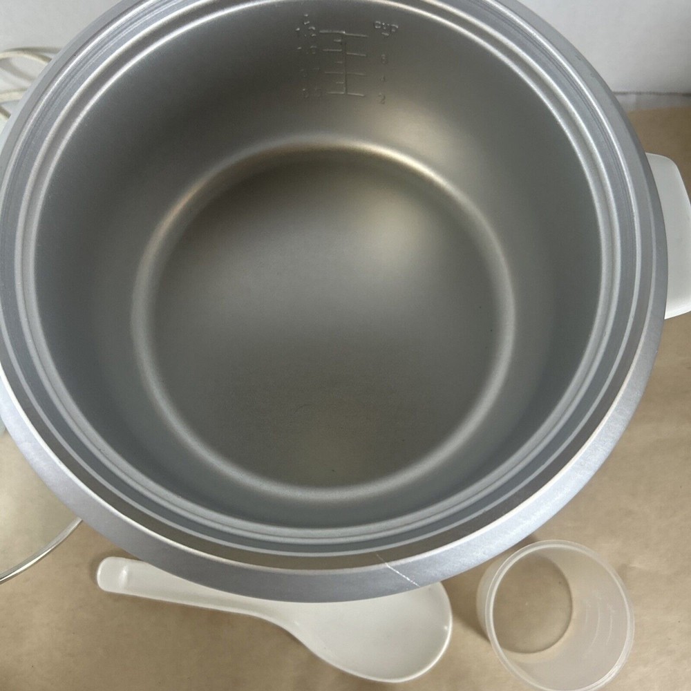 HE 7 Cup Rice Cooker Automatic White W/removable Insert W/Spoon & Measuring Cup
