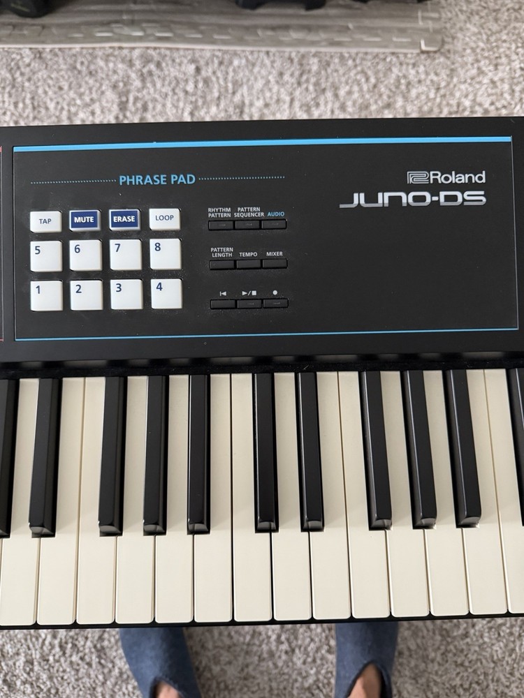 Roland JUNO-DS88 88-Key Synthesizer