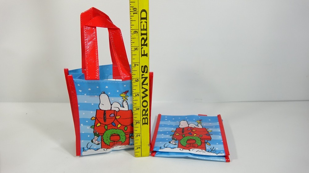 Assorted Christmas Small Peanuts & Medium Christmas Holiday Plastic Gift Bags