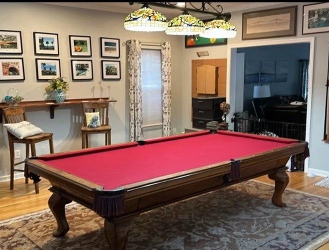 Peter Vitale Pool Table 9 Foot Billiard Table with Felt Cloth