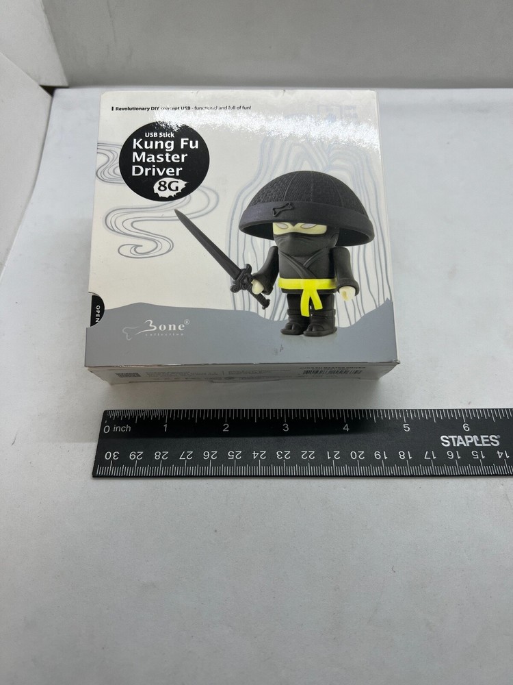 Bone Flash Memory USB Stick 8GB Kung Fu Master Driver DIY