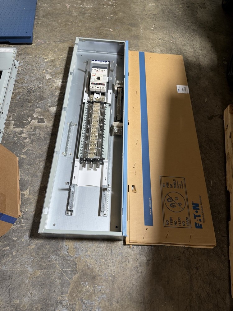 1-350 AMP 208/120V MAIN BREAKER PANELBOARD 42 SPACE 3PHASE 4WIRE COMPLETE PANEL