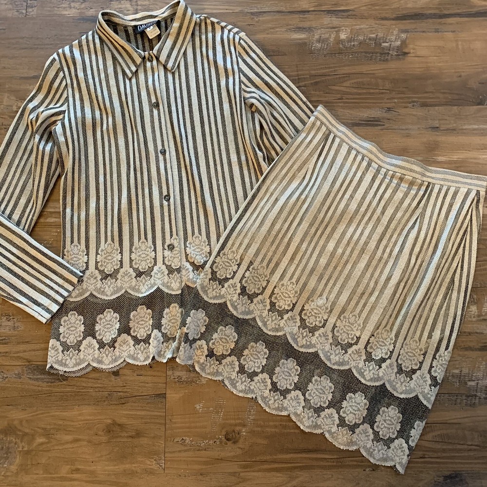 Davido Skirt Set Outfit Top Size 8 EUC