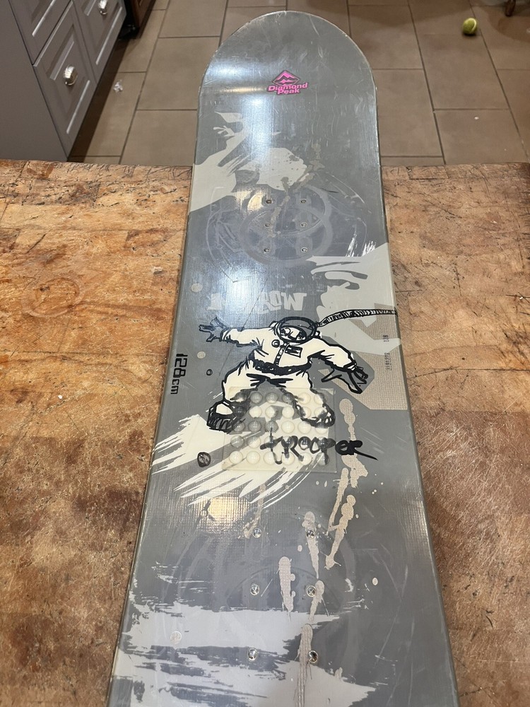 Morrow SnowBoard 128cm Spaceman Rocket 🚀 Nice Board Look Very Cool