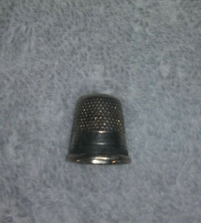Antique Thimble, Sterling 7, Silver, Sewing, simple design .