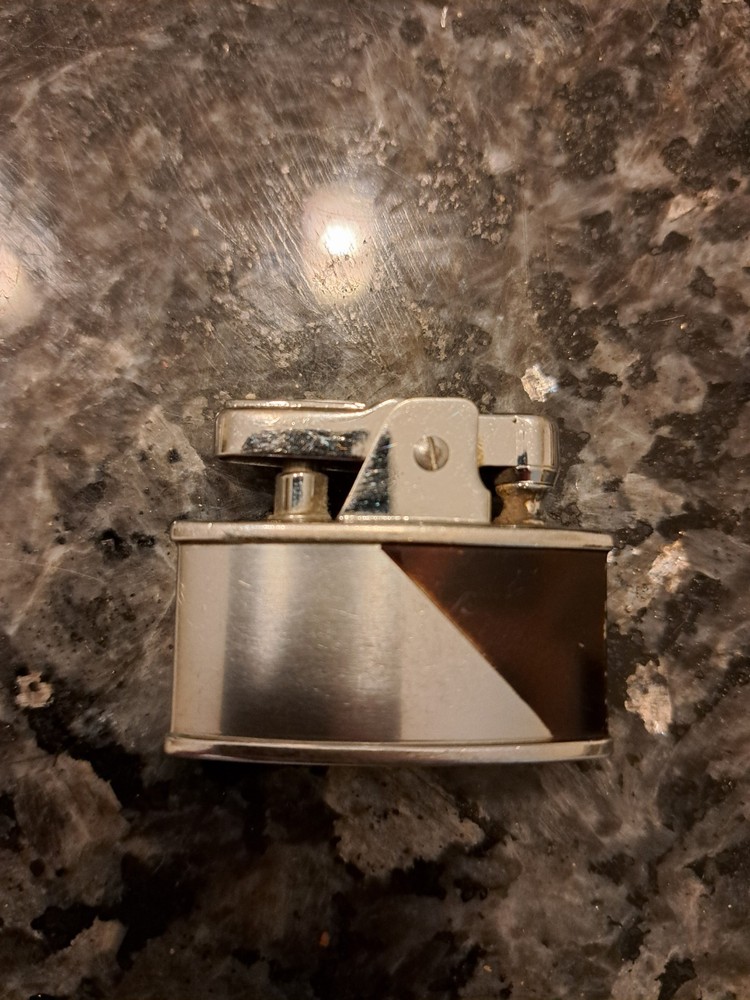 Working Ronson Cadet Milady Lighter