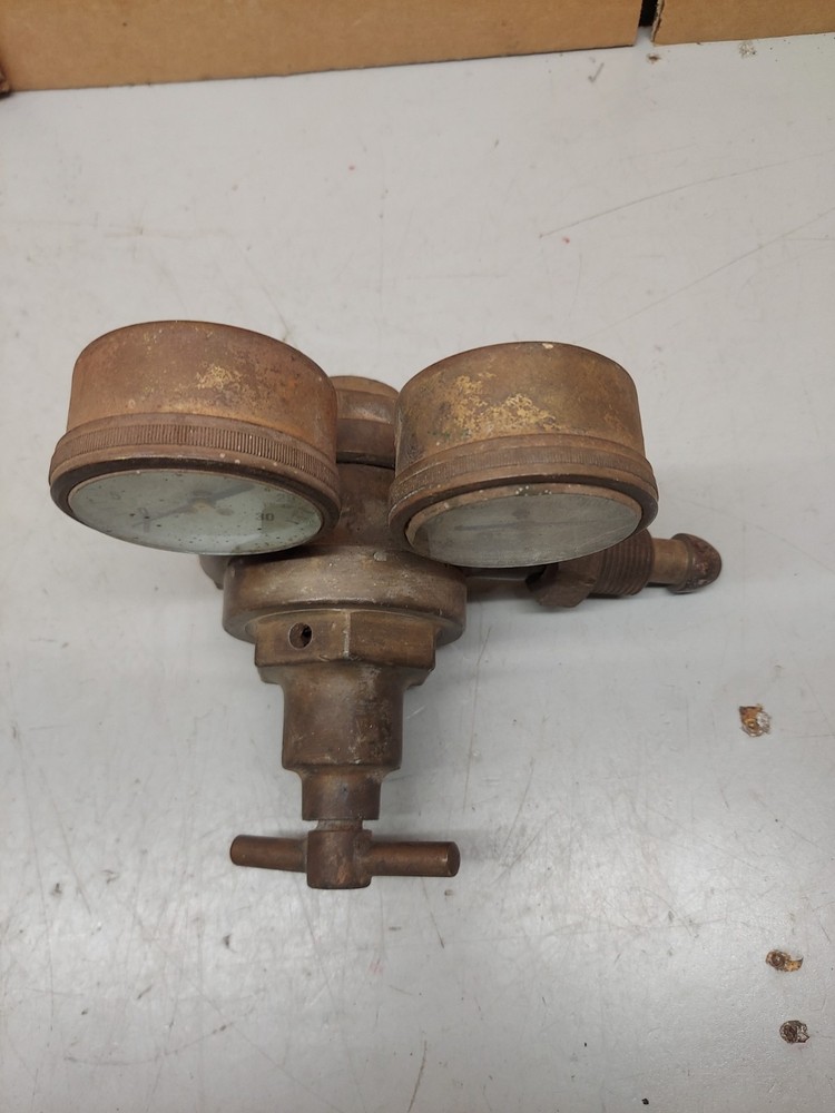 Vintage Two-Stage Regulator UNTESTED