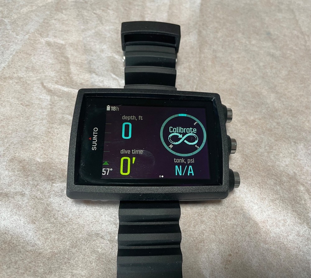 Suunto Eon Core Black w/USB & Bungee with Cable & Pod Pkg