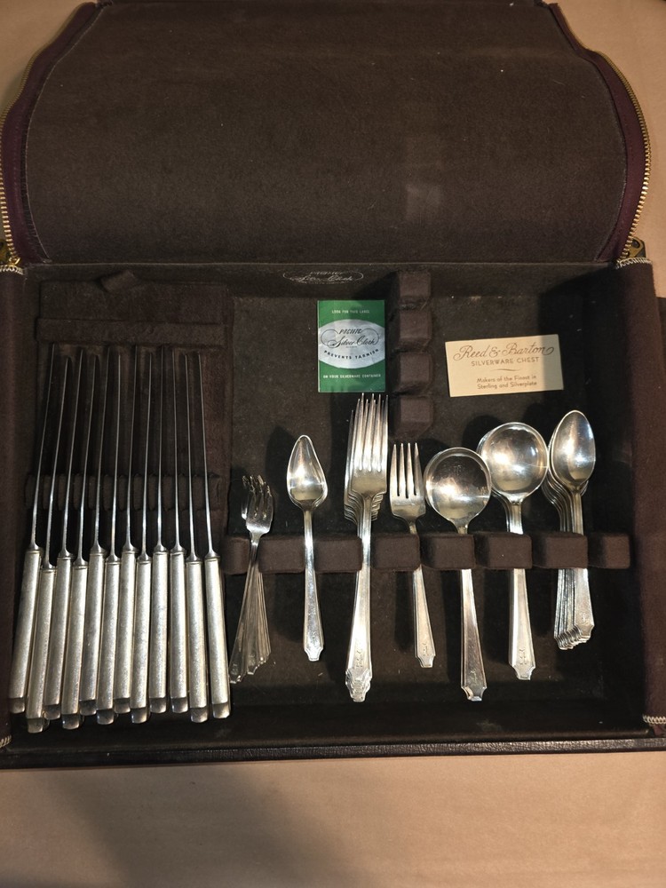 “1847 Rogers Bros Silverplate Flatware (85 pcs) + Reed & Barton Pacific Cloth
