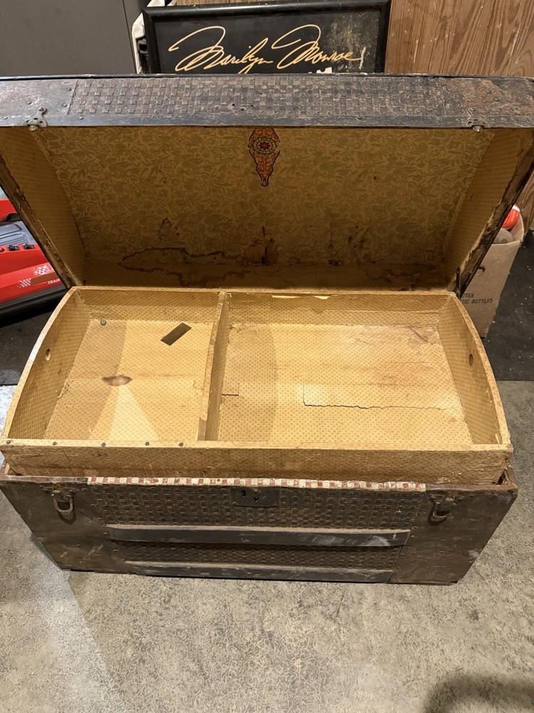 1825 Vintage Chest