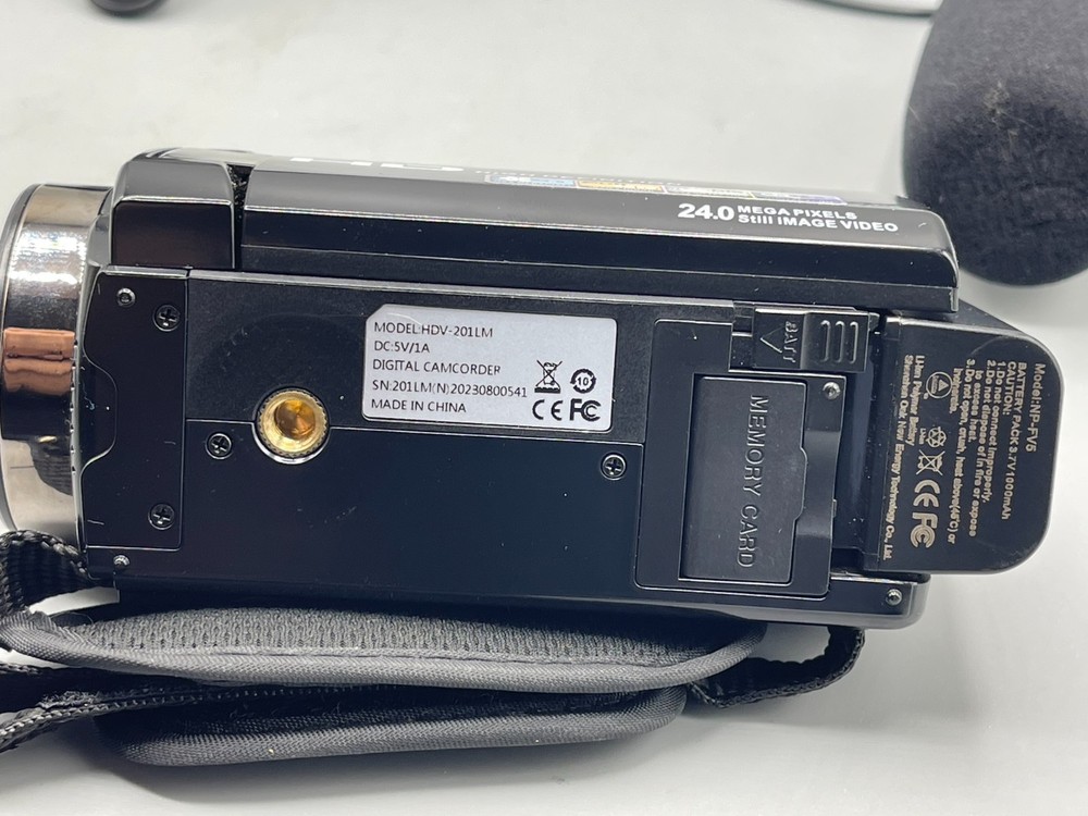 Full HD Digital Recording Camera, Detachable Microphone, Vlogging Camera