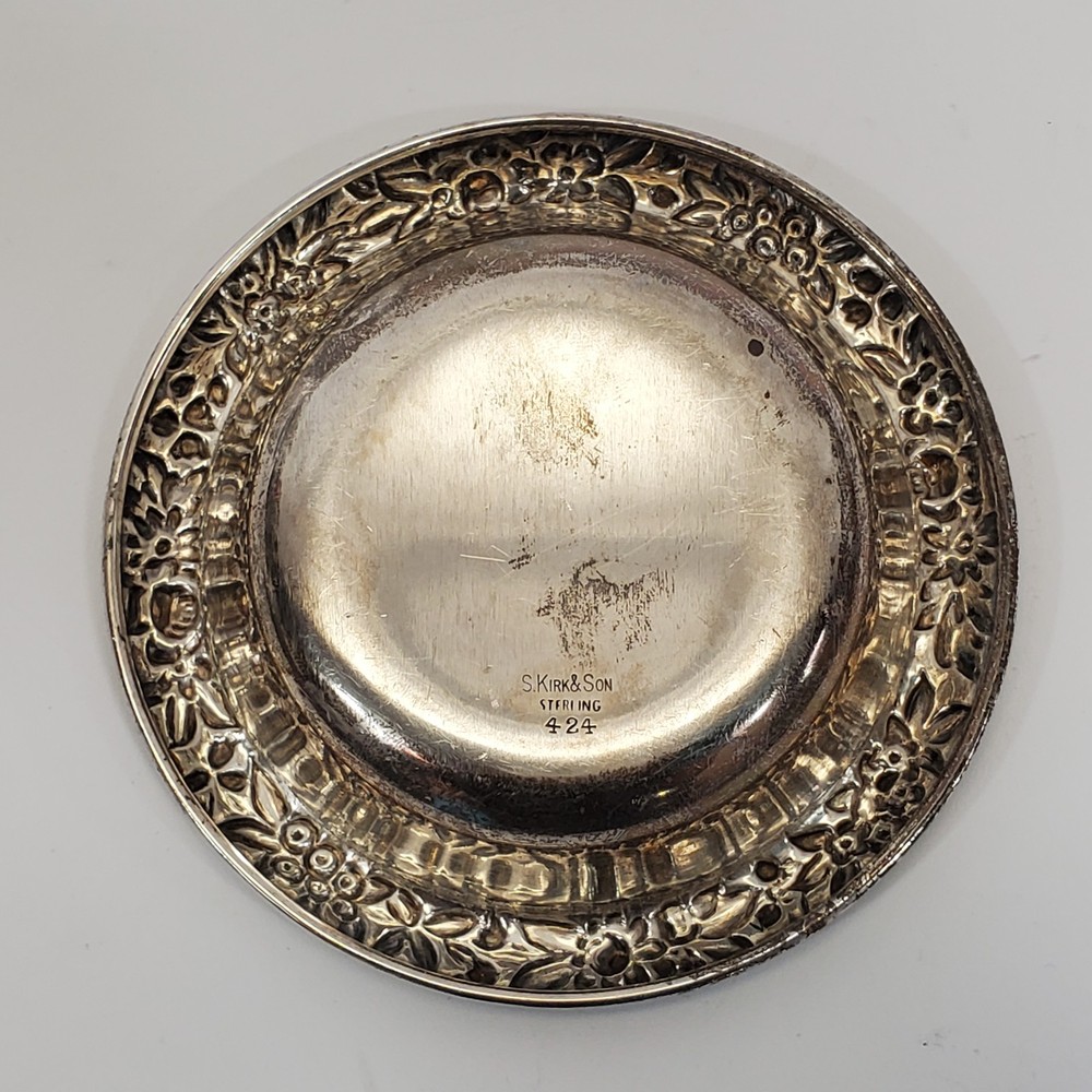 S. Kirk & Son Sterling Silver Coaster Repoussé Pattern 424 Vintage 62.8g Dish