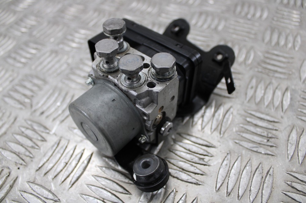 Triumph 660 Trident 2023 ABS pump 2021 - 2024