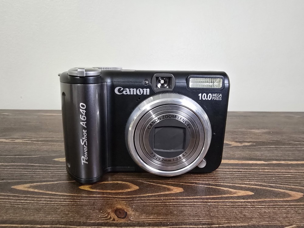 Canon PowerShot A640 10MP Digital Camera Complete Bundle *Tested & Working*