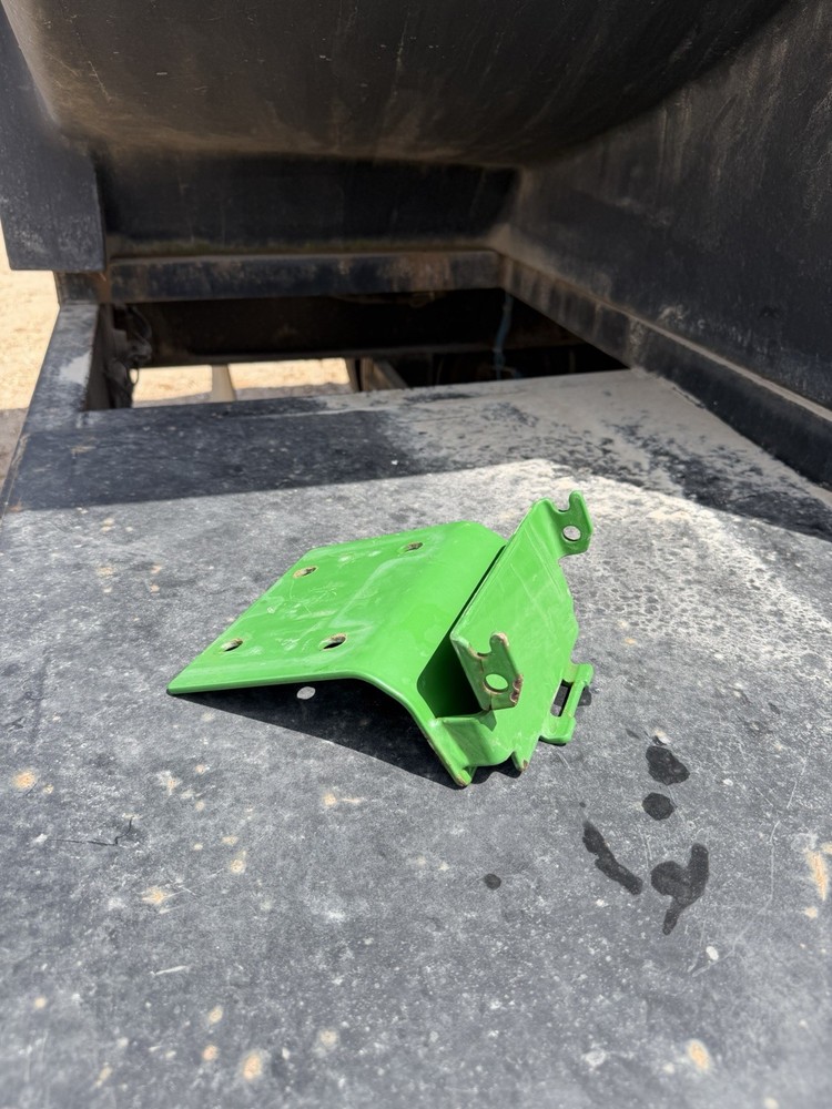 John Deere Receiver Bracket RE261512