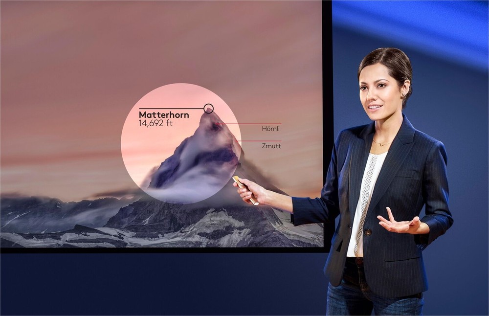 Logitech - Spotlight Presentation Remote - Gold (910-004860)