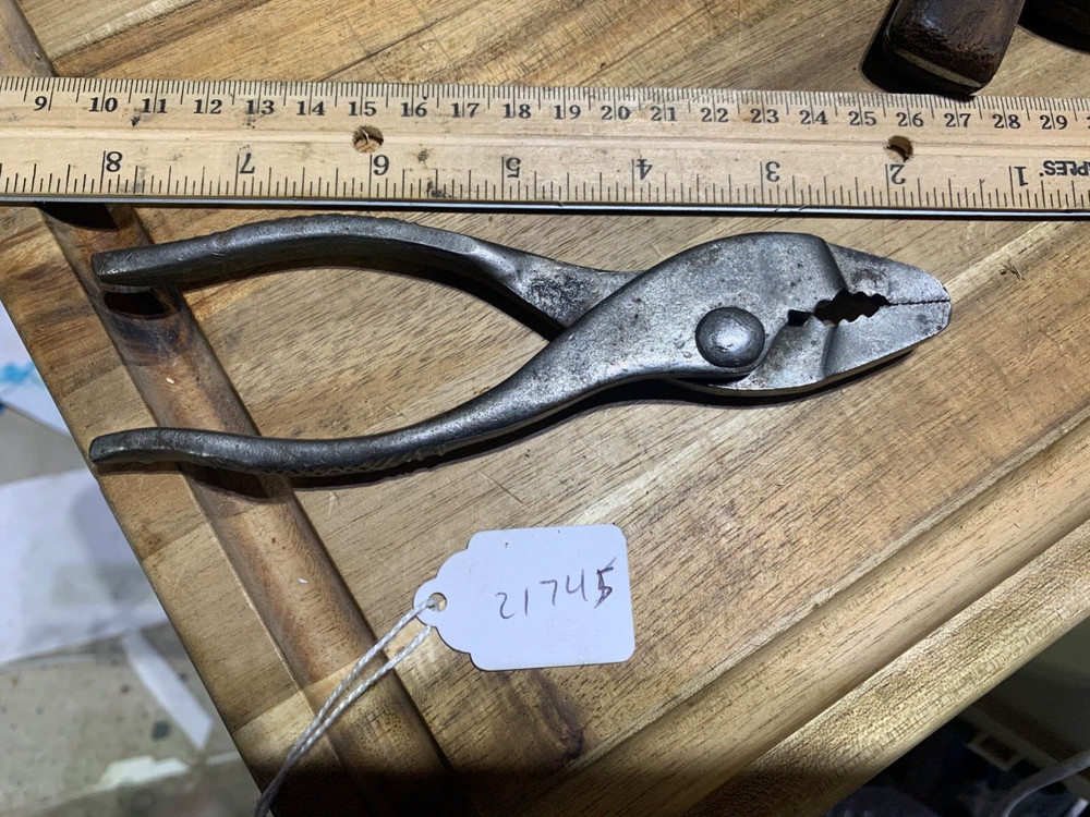 Vintage UNKNOWN  pliers (21745)
