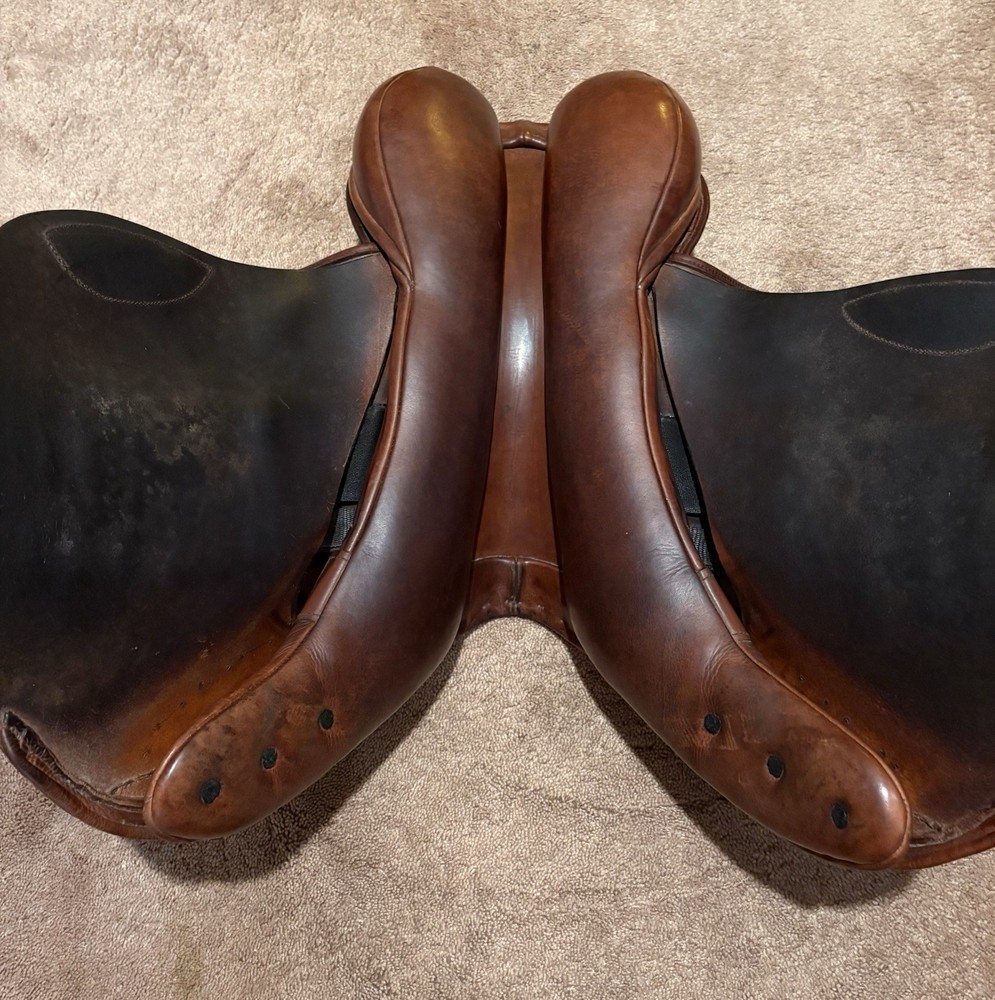 18” County Sensation English Saddle