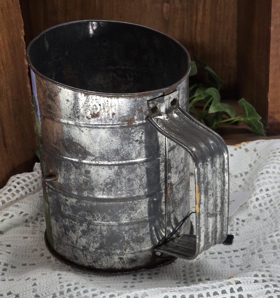 flour sifter w/ summer barn (26024) hand painted