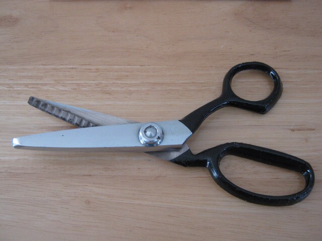 Vintage Imperial Model 7661/7" Pinking Shears with Original Box
