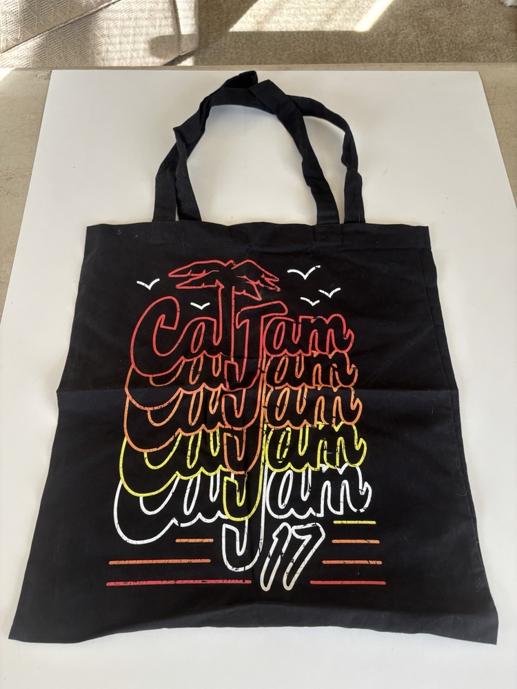 Cal Jam 17 Tote Bag, Foo Fighters