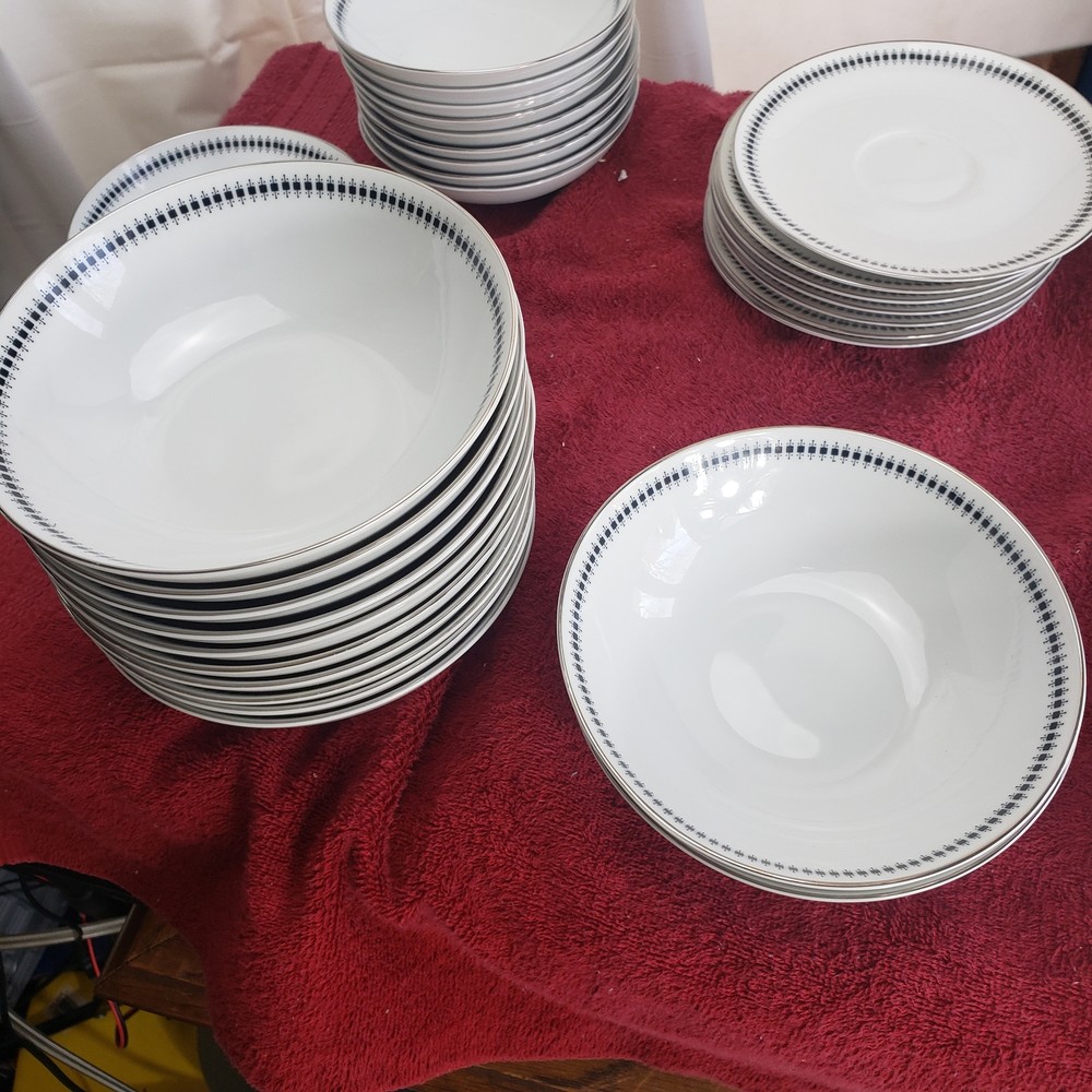 Mikasa Starlight 5560 Fine China Dinnerware Set White Black Gray