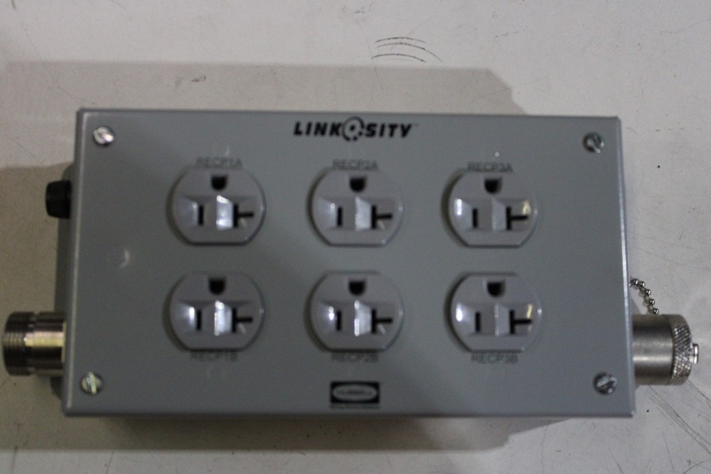 Hubbell M003SG00P Combination Devices