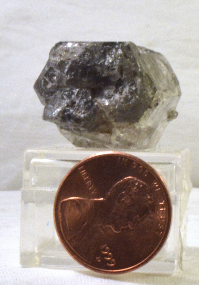 #2641 Quartz - China - - Inclusions - Rainbows