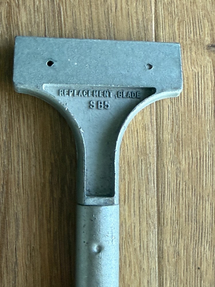 Vintage Red Devil WPS 2 Scraper with Hunt Wilde Handle Grip Excellent