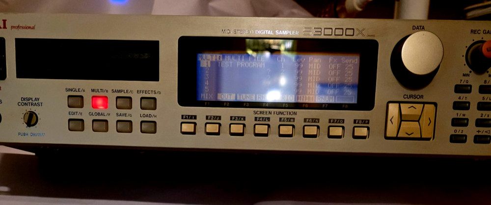 AKAI S3000XL Sampler Rackmount Vintage