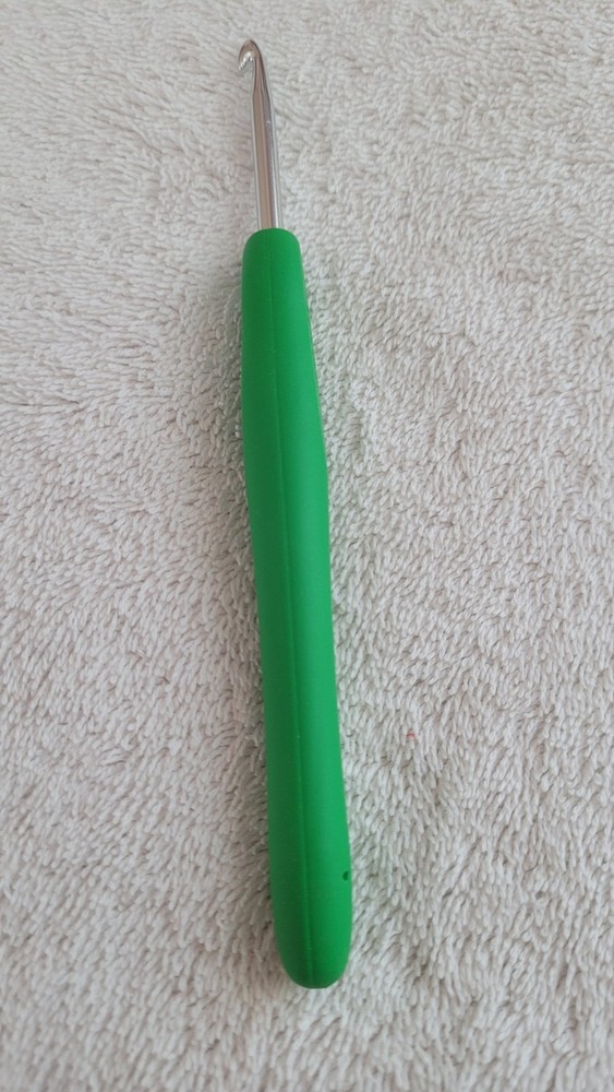 Preowned Serge Wooble Ergonomic Crochet Hook