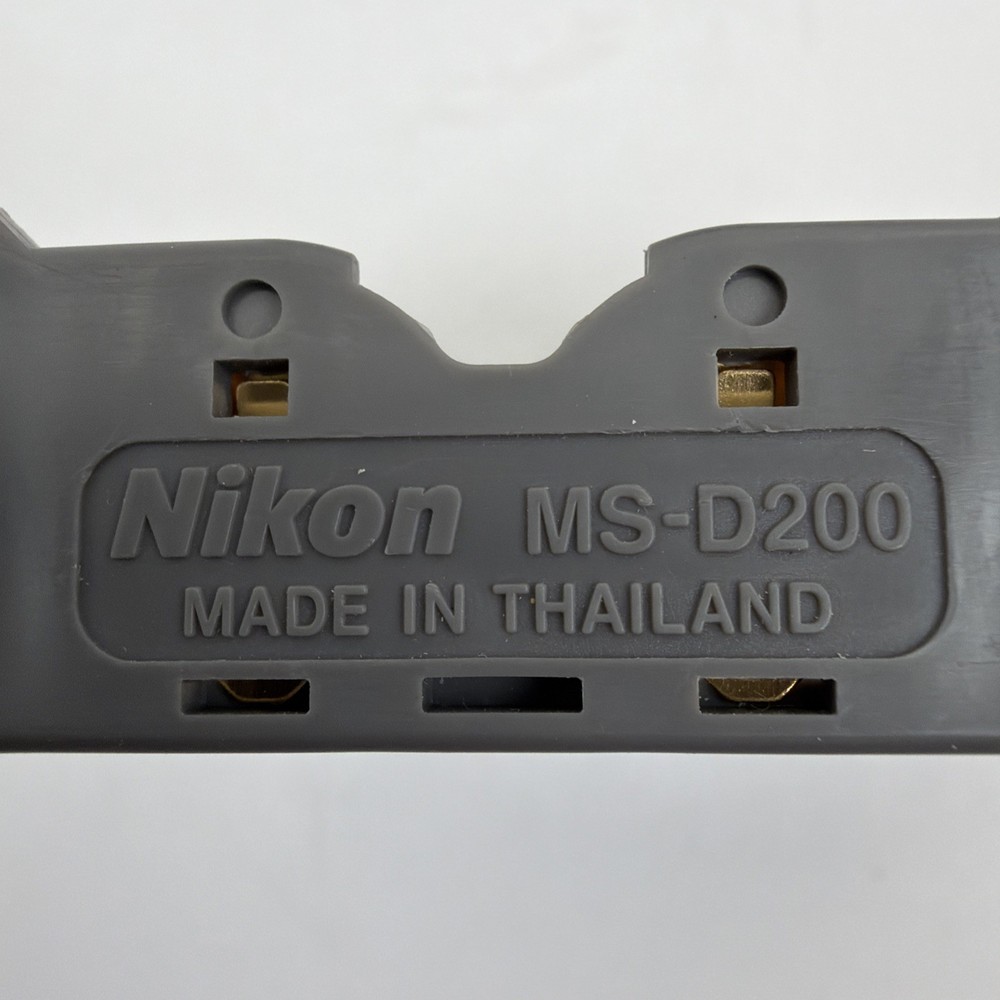 Nikon MB-D80 Multi Power Battery Pack Grip for D80, D90