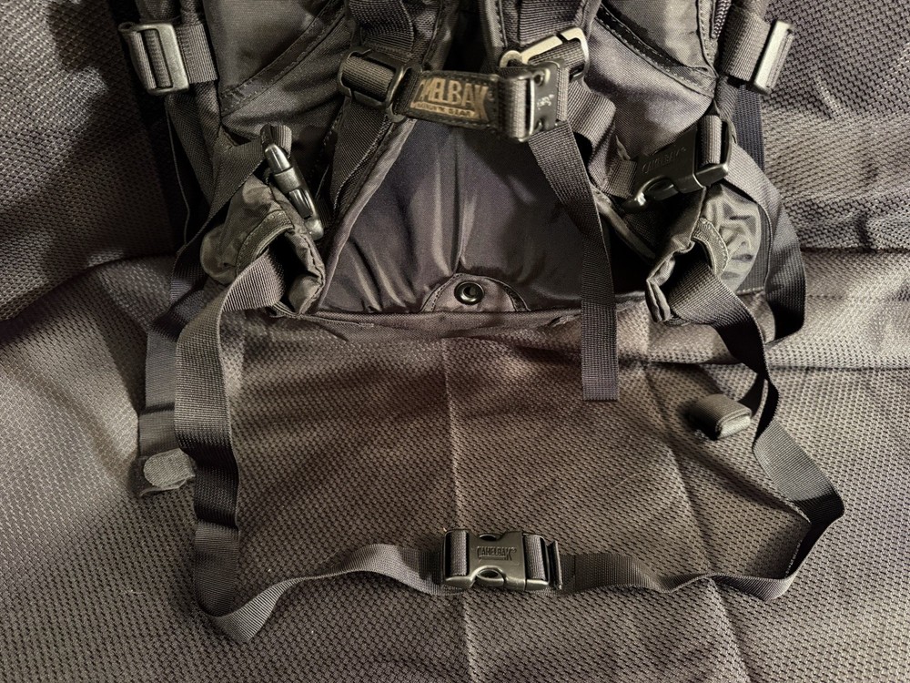 CAMELBAK Maximum Gear Hydration Backpack | Black | Padded Straps | Stowable Belt