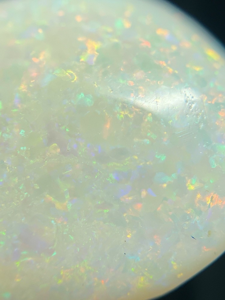 Opal 16x11x5mm.