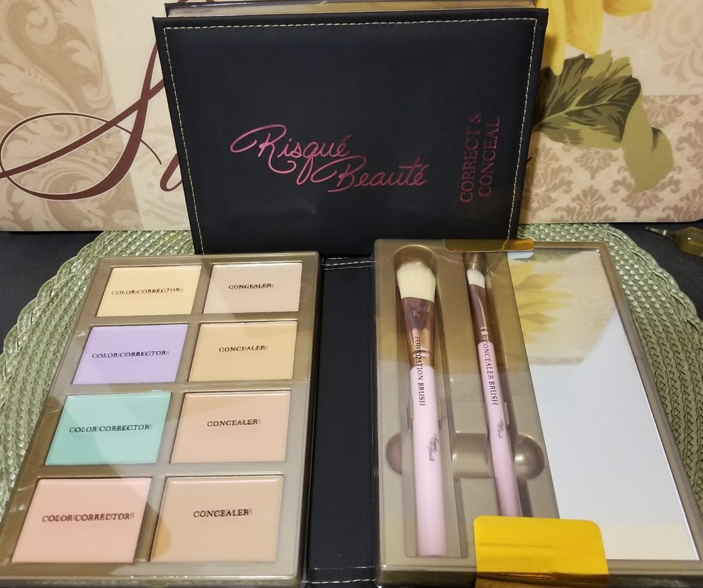 Risque Beaute Correct & Conceal Pallette Kit with Brushes 1.1 oz NEW