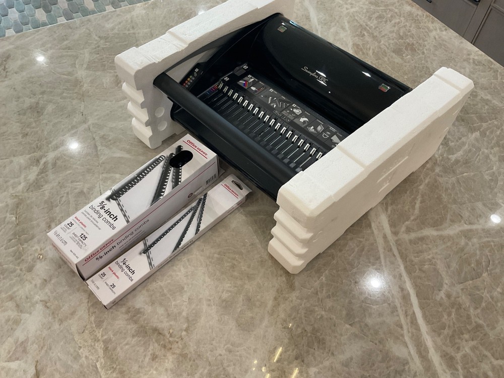 Swingline GBC CombBind C20 Manual Binding Machine
