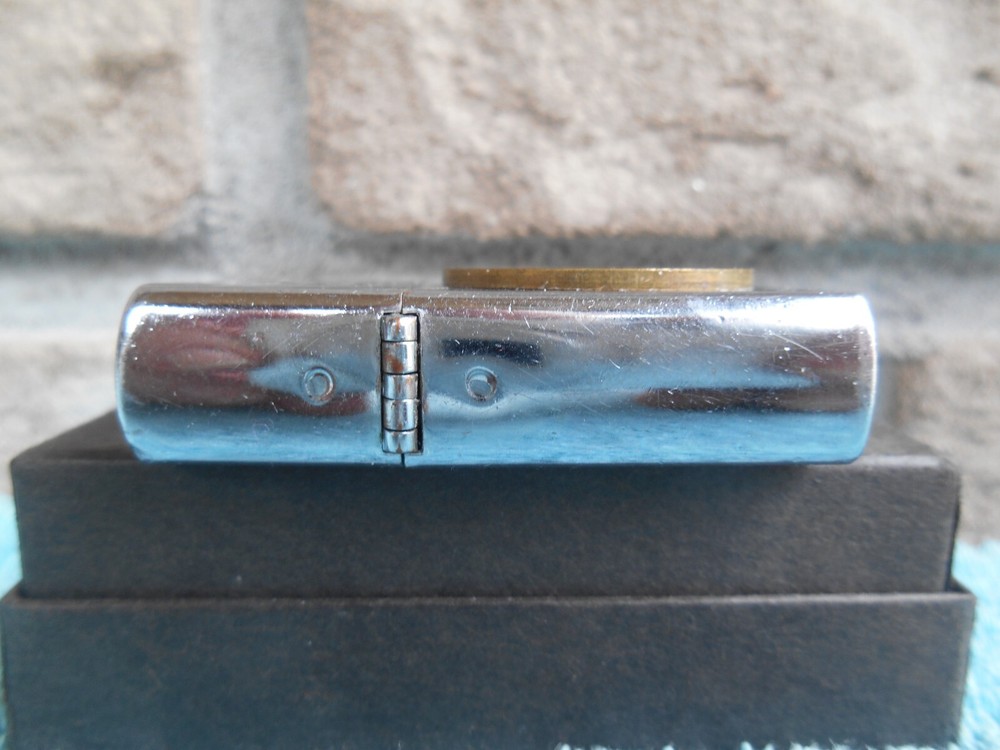 VINTAGE RONSON WIND II CIGARETTE LIGHTER IRON MIKE MASTER PITCHING MACHINE COIN