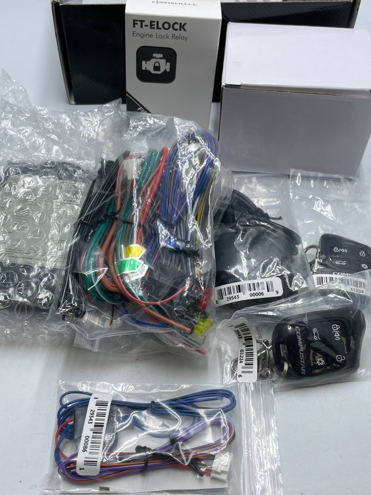 Compustar Universal Security System VS70-AL 200 FT Max Range / NEW IN BOX (C-53)