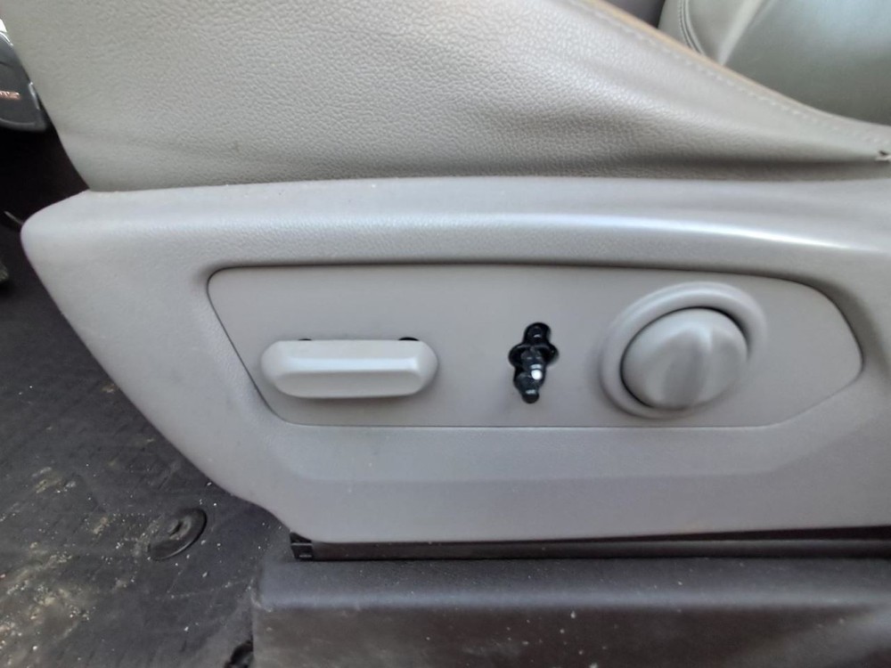 SIERRA150 2020 Glove Box 4870786