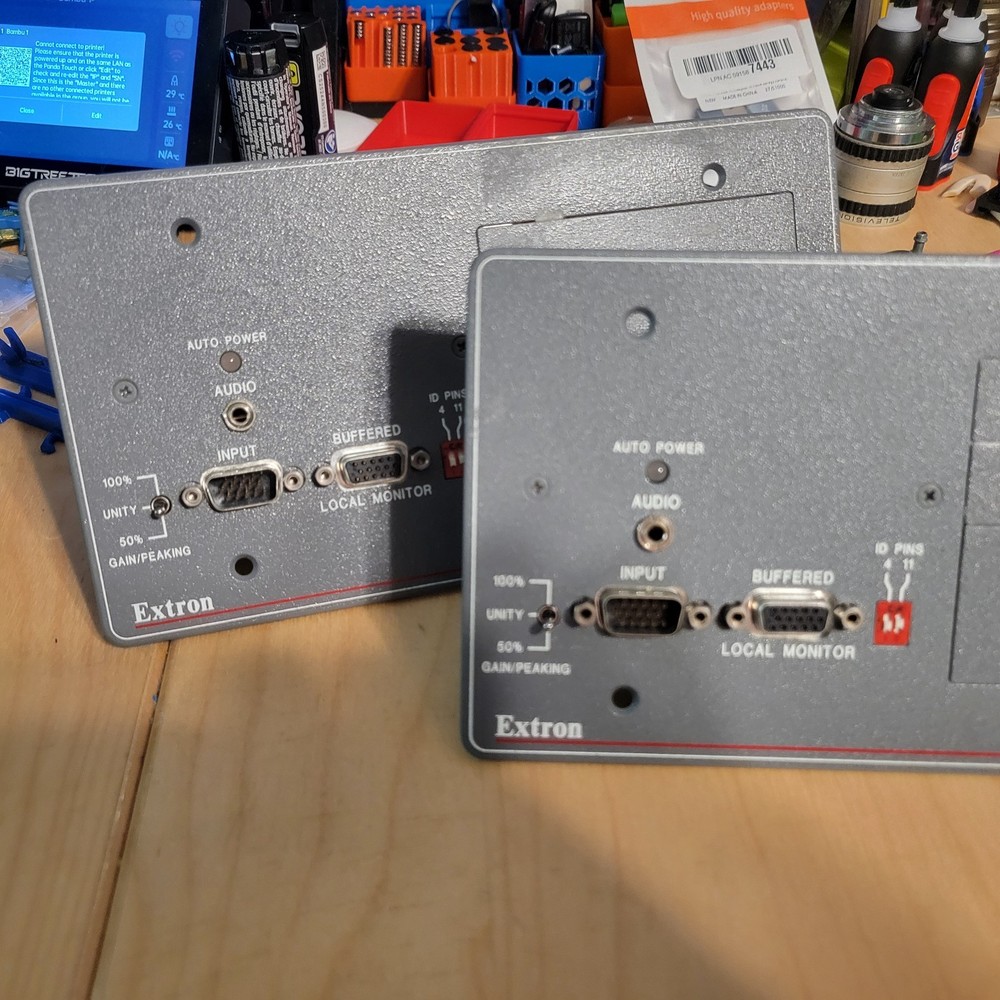 Pair Extron DA2 WM AAP Distribution Amp