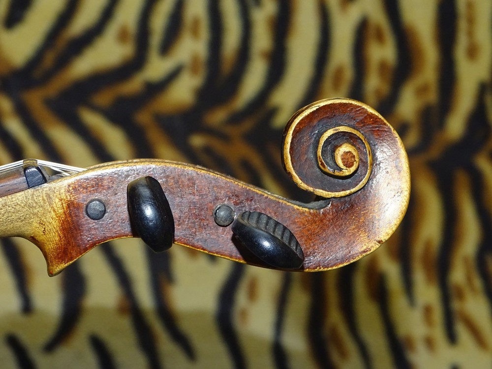 4/4 VIOLIN labelled JACOBUS KOLDITZ (Nr. 011)