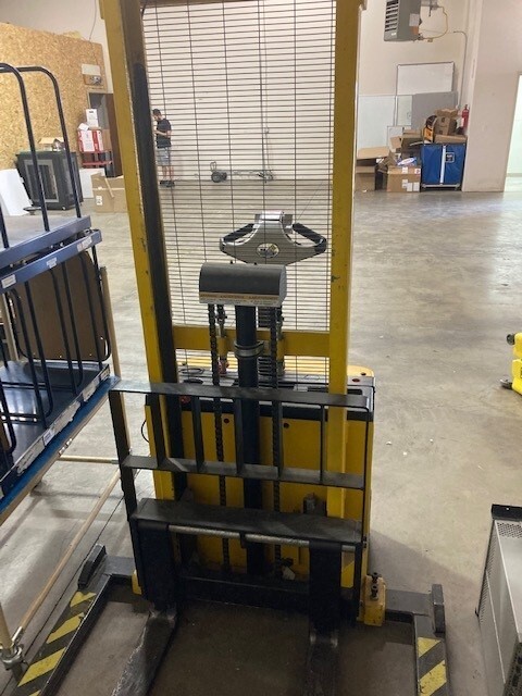 VESTIL - ADJUST POWERED LIFT STACKER 62" RAISED