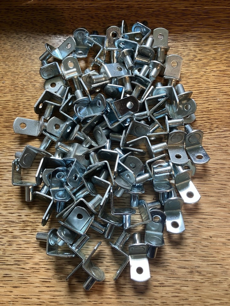 80 Shelf Pins 1/4” L Bracket