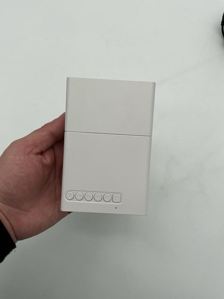 Portable Mini LED Projector Screen Mirroring WHITE (USED)