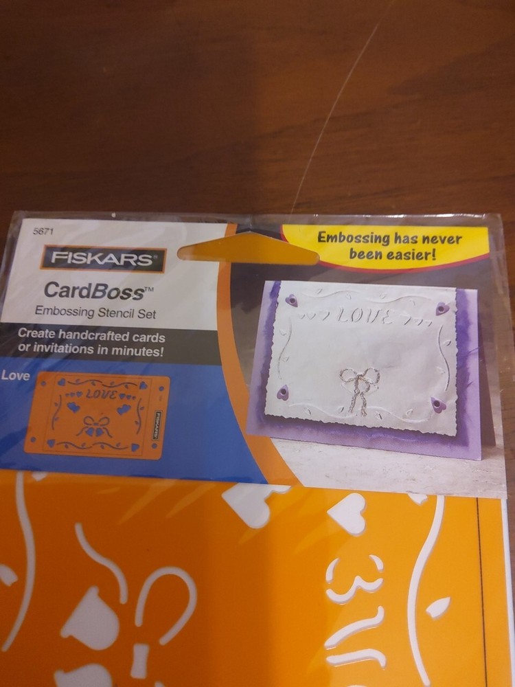 Fiskars CardBoss Embossing Stencil Set Love #5671
