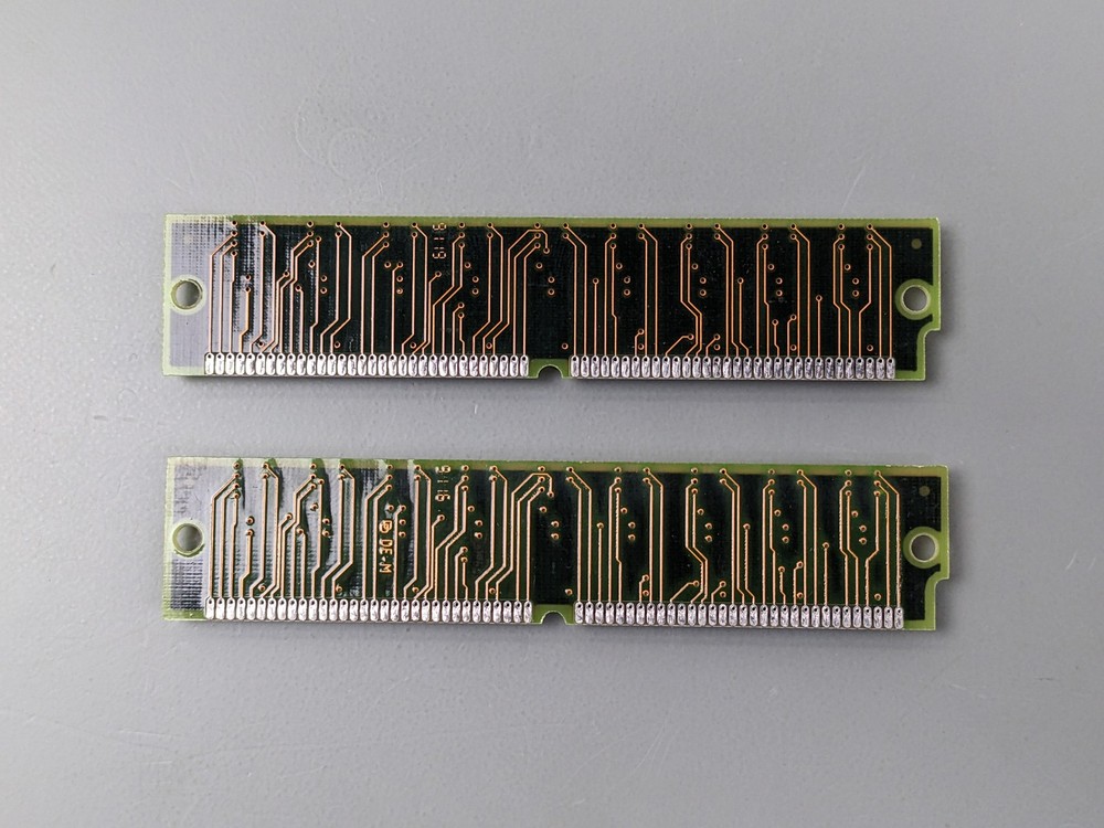 (2) 1MB 64-Pin Memory SIMMs, FPM with Parity