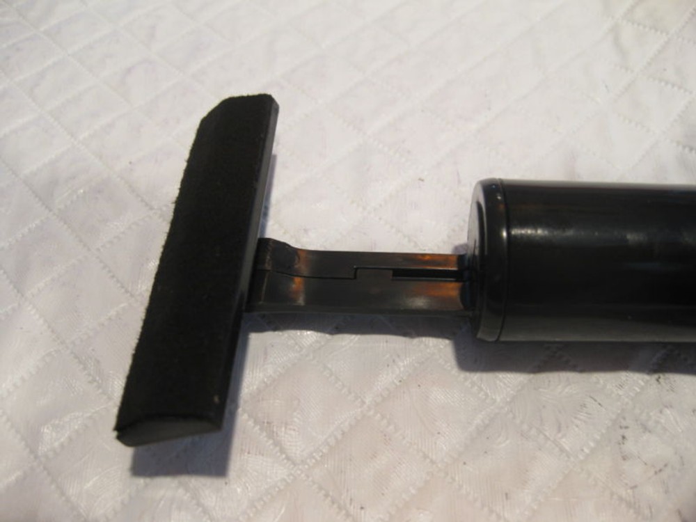 LEEDS COMPUTER BRUSH AND SCREEN WIPER-COMPACT