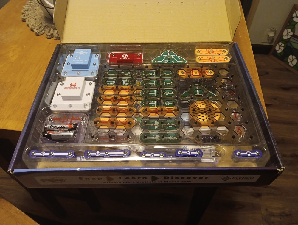 Snap Circuits Coding Explorer Set Complete Very Good Condition Works!